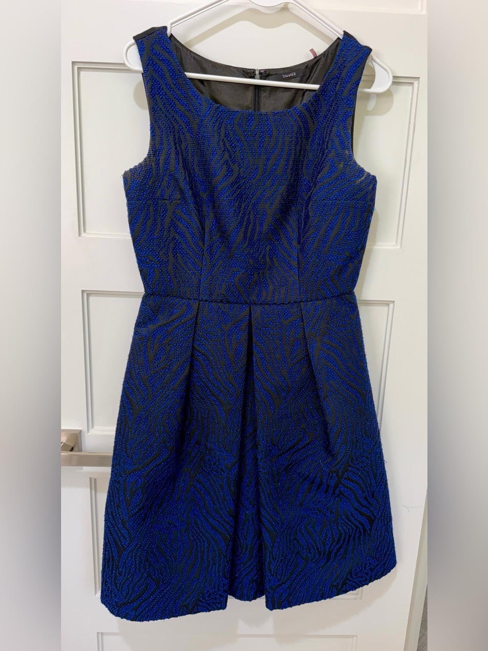 Tahari Classic Dress GUC 6